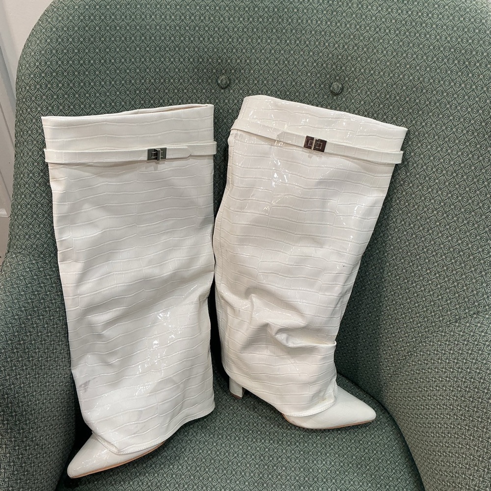 Prettylittlething White Heeled Boots